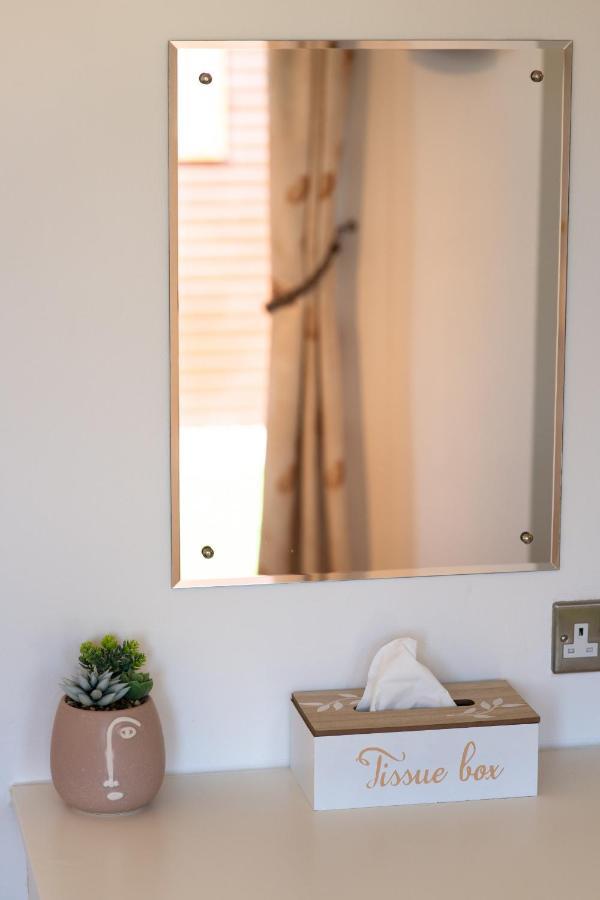 Finest Retreats - Serendipity Lodge Torpoint Eksteriør bilde